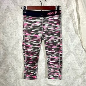 Nike girls dri-fit pink camo capri leggings size L